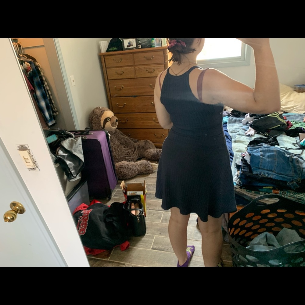 Dress - Picture 4 of 4